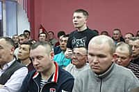 Глава администрации г. Канаш В.В. Софронов и жители микрорайона "Поселок" по-мужски обсудили насущные вопросы (фото №20).