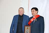 Глава администрации г. Канаш В.В. Софронов принял участие в торжественном собрании по итогам 2015 года (фото №4).