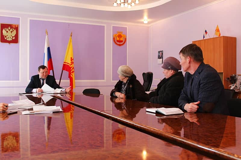 Глава администрации г. Канаш В.В. Софронов провел первый в 2017 году прием граждан по личным вопросам.