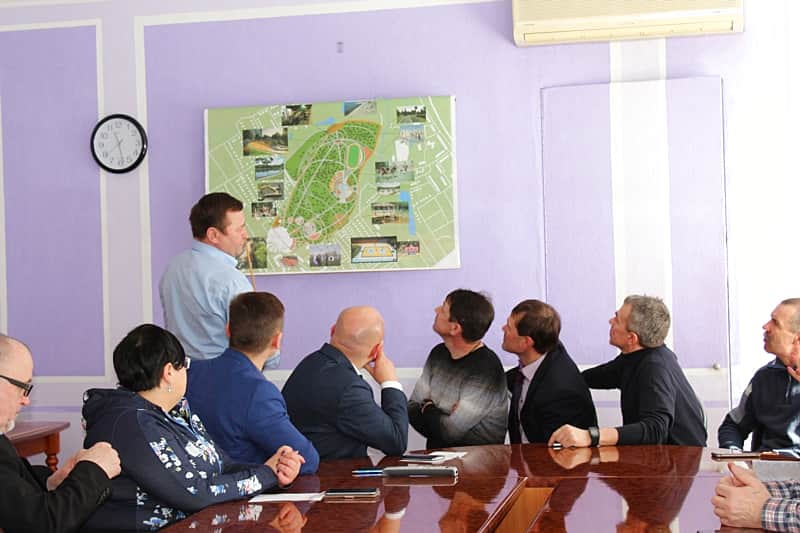 Глава администрации г. Канаш встретился с руководителями предприятий и организаций, представителями бизнес-сообщества города для обсуждения благоустройства Городского парка.