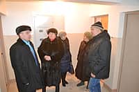 Глава администрации Канашского района посетил новый дом, который скоро справит новоселье (фото №1).