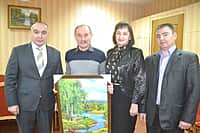 Глава администрации Канашского района В.Н. Степанов поздравил с днем рождения Василия Агусева, начальника Канашского РЭС ЮПО филиала ПАО «МРСК Волги» - «Чувашэнерго» (фото №5).