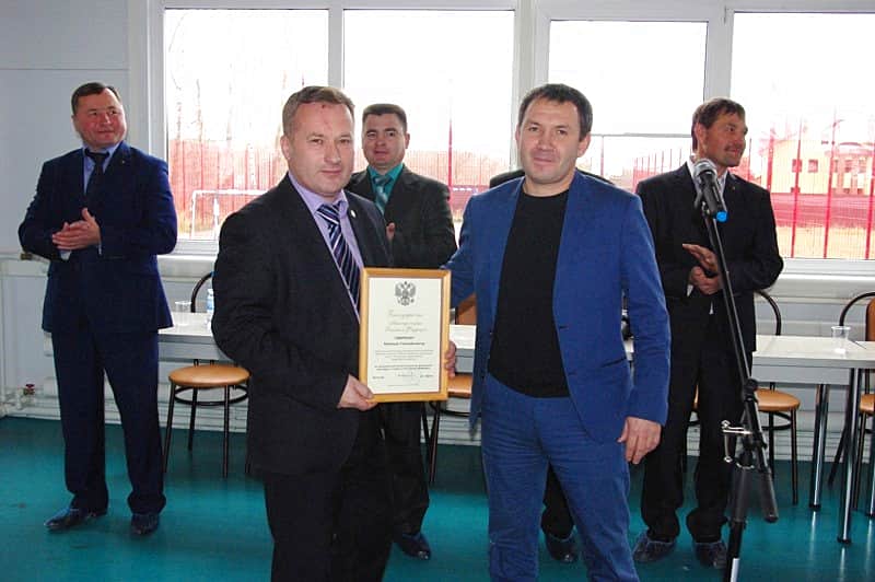 Глава администрации В.В.Софронов воодушевил спортсменов города Канаша на удачное выступление в открытом республиканском турнире по вольной борьбе среди юношей 2001-2002 гг.р. памяти Г.Н. Смирнова.