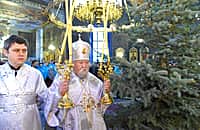 Глава Чувашии Михаил Игнатьев в Рождественское утро посетил храм (фото №6).