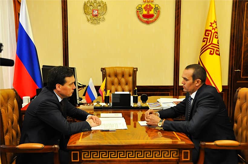 Глава Чувашии Михаил Игнатьев вносит кандидатуру Ивана Моторина для утверждения на должность Председателя Кабинета Министров в Государственный Совет Чувашской Республики.