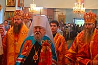 Глава Чувашской митрополии Высокопреосвященнейший Варнава митрополит Чебоксарский и Чувашский совершил Божественную литургию в храме святителя Николая города Канаш (фото №1).