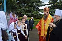 Глава Чувашской митрополии Высокопреосвященнейший Варнава митрополит Чебоксарский и Чувашский совершил Божественную литургию в храме святителя Николая города Канаш (фото №2).