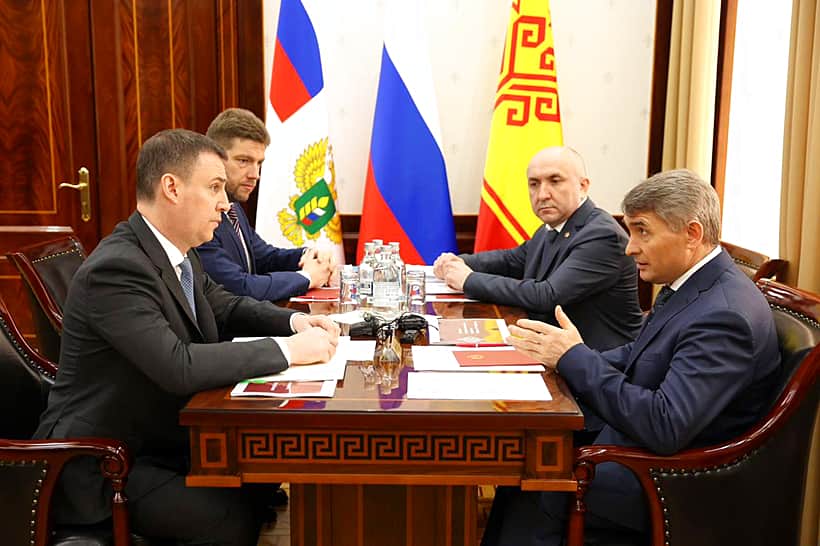 Сегодня Глава Минсельхоза РФ Дмитрий Патрушев с рабочей поездкой прибыл в Чувашию. В программе - посещение ряда сельхозпредприятий, в том числе в Канашском округе.