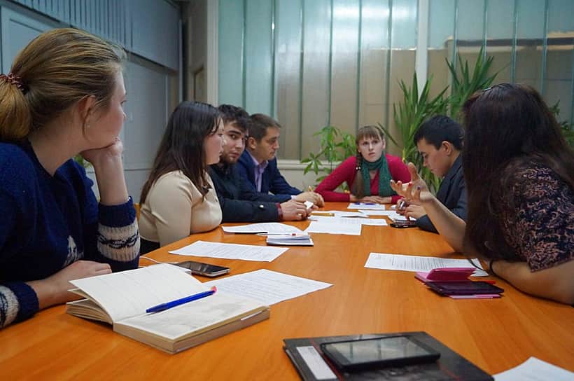 В городе Канаш объявлен месячник противодействия употреблению кальяна среди молодёжи.
