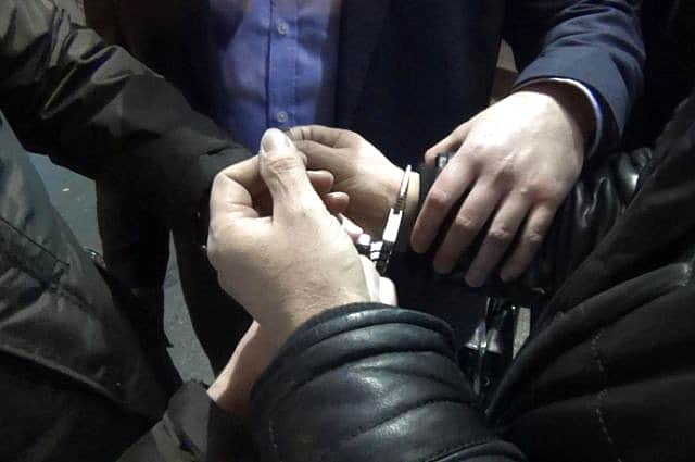 В городе Канаш полицейские сняли с поезда мужчину, который хранил при себе наркотическое средство.