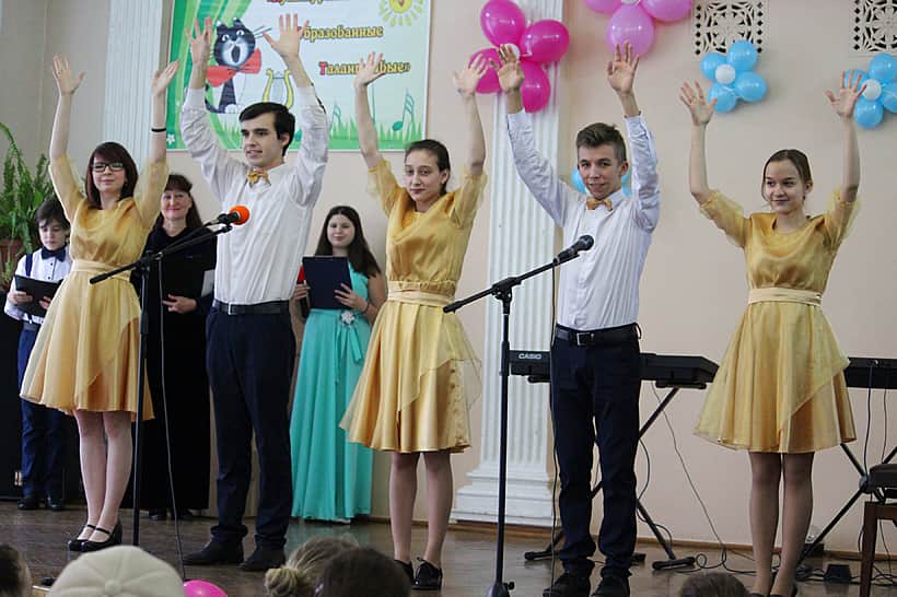 В городе Канаш прошел инклюзивный фестиваль "Передай добро по кругу".