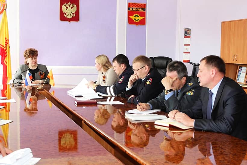 В городе Канаш прошло внеочередное заседание комиссии по обеспечению безопасности дорожного движения.