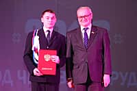 В городе Канаш состоялось открытие Года российского кино и Года человека труда (фото №15).