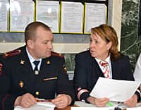 В городе Канаш на железнодорожном вокзале проведен День пассажира (фото №14).