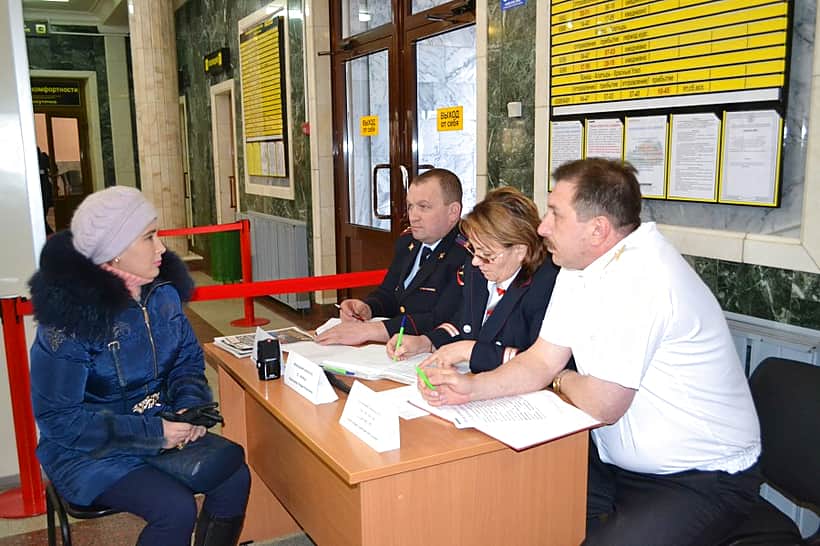 В городе Канаш на железнодорожном вокзале проведен День пассажира.