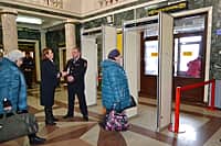 В городе Канаш на железнодорожном вокзале проведен День пассажира (фото №6).