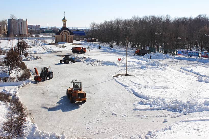 В городе Канаше идет подготовка к проводам зимы.