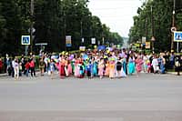 В городе Канаше прошел яркий и волнительный праздник - "Шествие выпускников-2015" (фото №7).