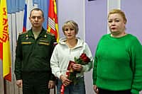 В администрации Канашского МО семьям участников СВО вручены государственные награды (фото №7).