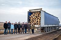 В очередной раз состоялась отправка фуры с лесом в Чувашский полк. (фото №2).