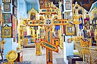 В храм святителя Николая города Канаш принесена великая святыня Крест-мощевик с частицей Ризы Господней и ковчег с частицей мощей святой Матроны Московской (фото №4).