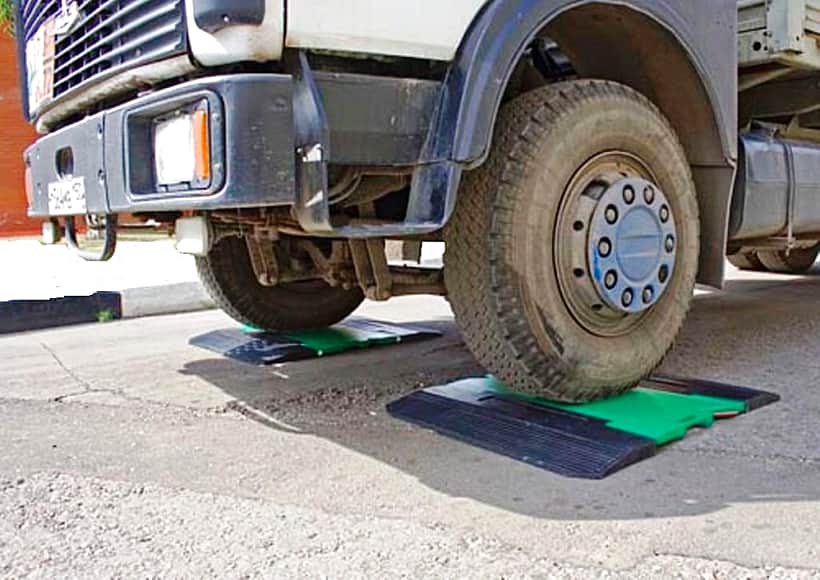 Инспекторами транспортного контроля проверено 108 автомобилей, осуществляющих международные перевозки грузов.