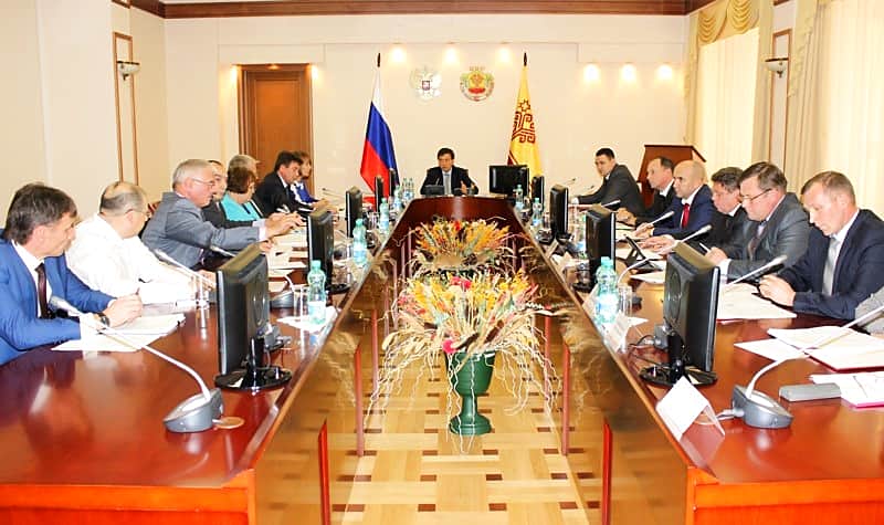 Иван Моторин провел совещание с главами администраций муниципальных районов и городских округов Чувашии.