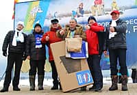 г. Канаш: Александр Петров - победитель Первого зимнего рыболовного фестиваля «Ловись рыбка - 2017» в номинации «Самый большой улов» (фото №4).