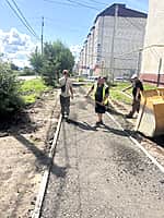 В Канаше продолжается благоустройство тротуаров (фото №3).