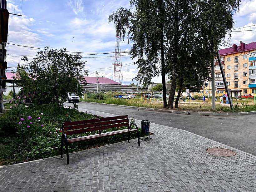 Обновление детских игровых и спортивных площадок в Канаше продолжается.