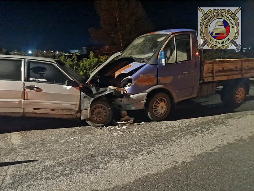 В Канаше произошла авария с пострадавшими.