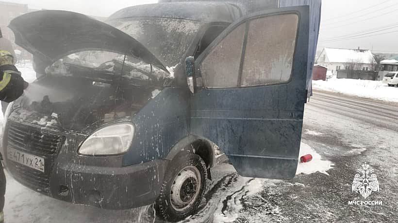 Вспыхнувшую на дороге грузовую "Газель" потушили в Канаше.