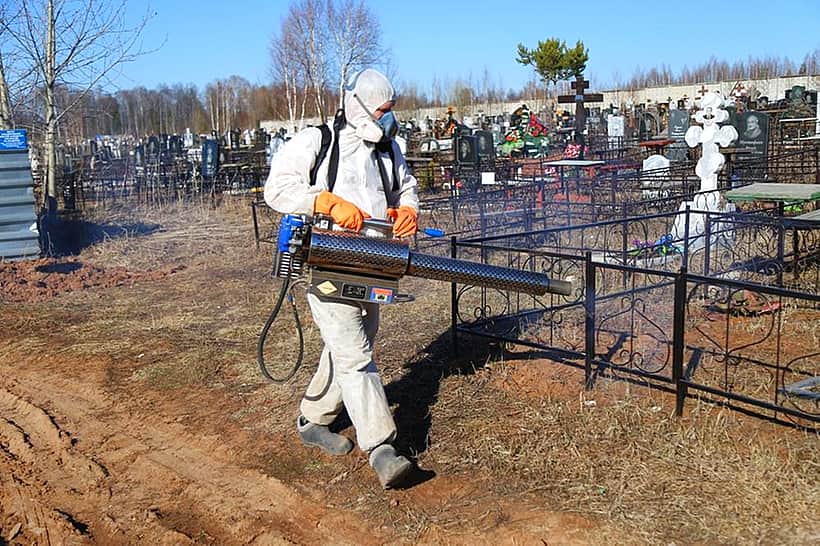 На городском Канашском кладбище прошла акарицидная обработка!