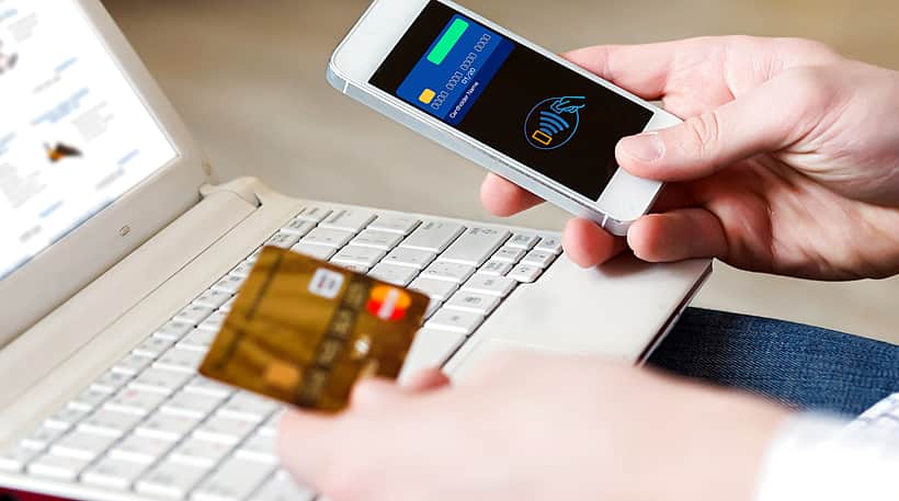 У жителя Канаша мошенники обманом похитили почти 2 млн рублей.