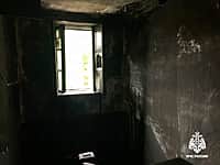 В Канаше пожар в подъезде двухэтажного дома унес жизнь 35-летнего мужчины. (фото №1).