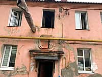 В Канаше пожар в подъезде двухэтажного дома унес жизнь 35-летнего мужчины. (фото №2).