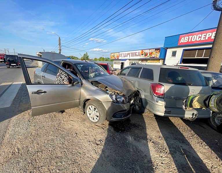 В Канаше женщина за рулем потеряла сознание и сбила велосипедиста.