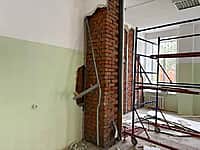 При ремонте Канашской городской больницы рабочий получил ожоги (фото №2).