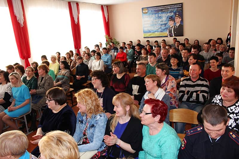 г. Канаш: Жители микрорайона «Поселок» встретились с главой администрации Владиславом Софроновым.