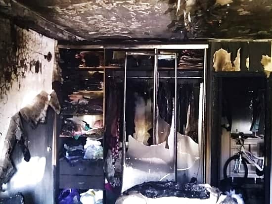 В Канаше 13-летняя девочка сожгла комнату, решив вскипятить чайник.