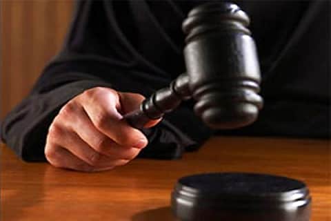 В Канаше местная жительница осуждена за нанесение смертельного ножевого ранения своему отцу.