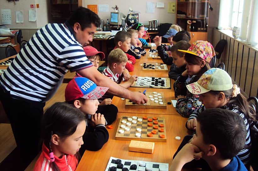 В Канаше прошел шашечный турнир среди пришкольных лагерей.