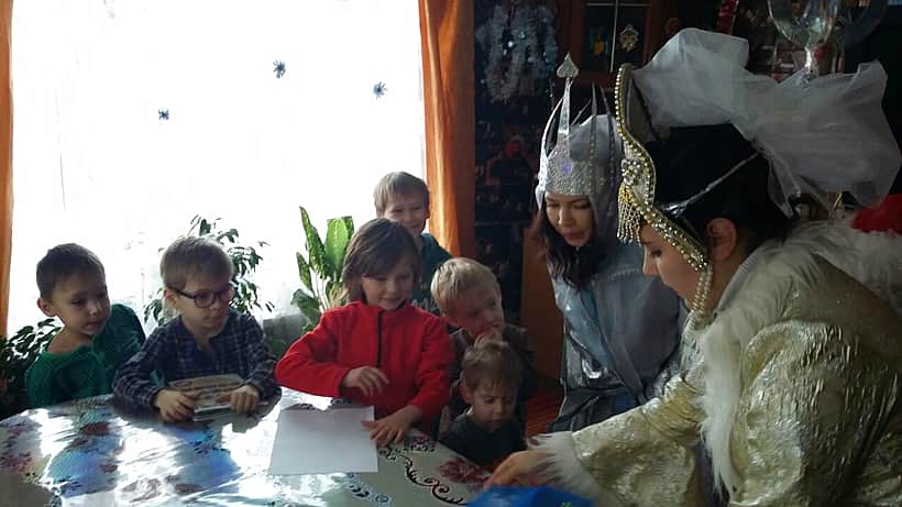 В Канаше прошла акция «Новый год в каждый дом!».