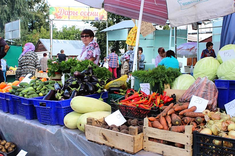 В Канаше прошло торжественное открытие ярмарки сельскохозяйственной продукции "Дары осени-2015".