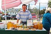 В Канаше прошло торжественное открытие ярмарки сельскохозяйственной продукции "Дары осени-2015" (фото №8).