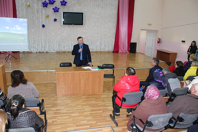 В Канаше стартовал цикл встреч главы администрации города В.В. Софронова с населением.