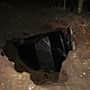 В Канаше устанавливаются обстоятельства смерти двух человек, которые захлебнулись в воде в яме, куда провалились на автомобиле.