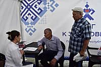 131 человек обследовали специалисты Канашской ЦРБ в выездном пункте здоровья, который развернул деятельность в деревне Малые Бикшихи. (фото №2).