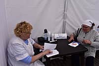 131 человек обследовали специалисты Канашской ЦРБ в выездном пункте здоровья, который развернул деятельность в деревне Малые Бикшихи. (фото №3).