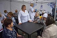 131 человек обследовали специалисты Канашской ЦРБ в выездном пункте здоровья, который развернул деятельность в деревне Малые Бикшихи. (фото №4).